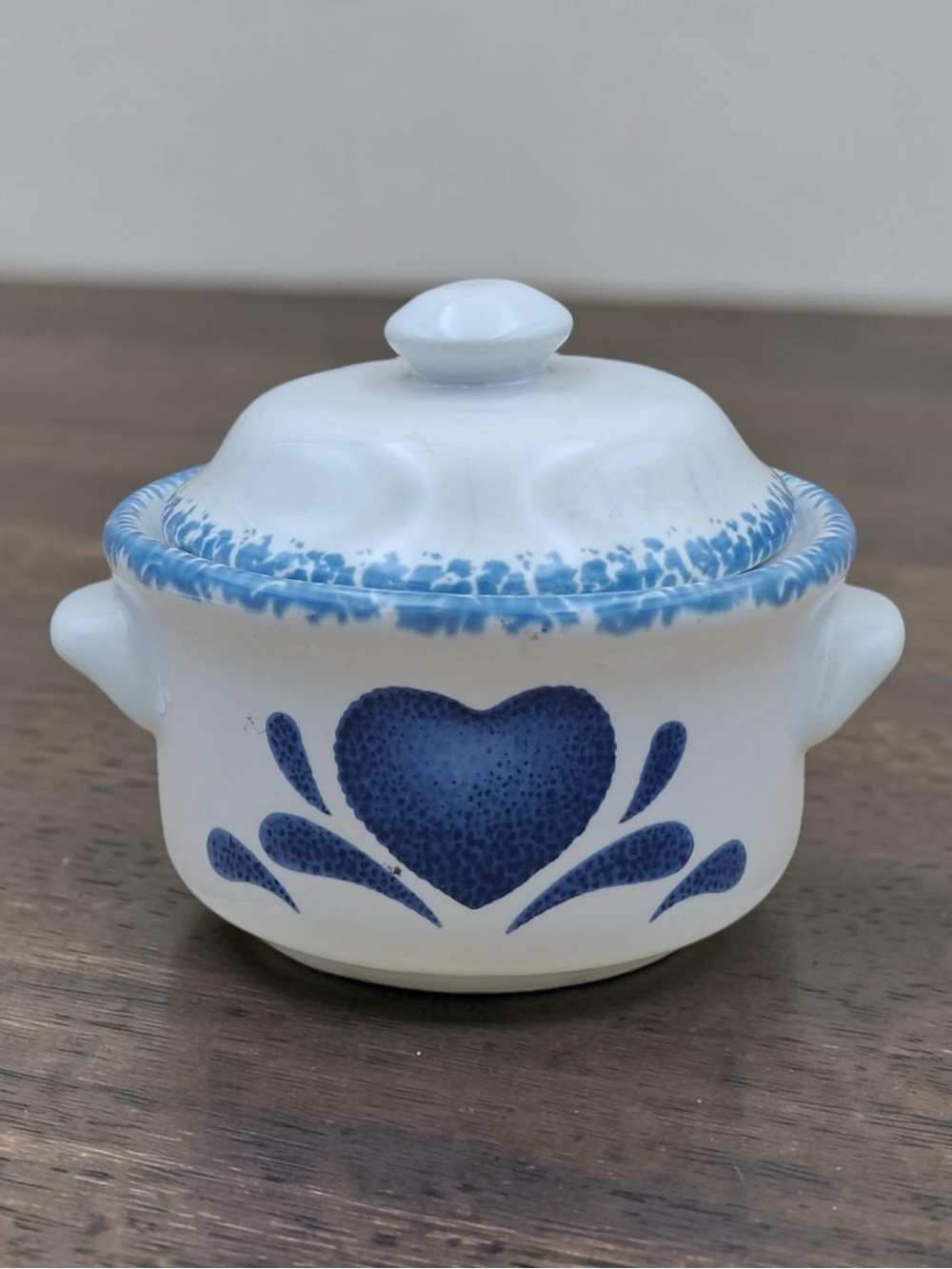 Vintage Corelle Blue Country Heart Spongeware Design Casserole Crock Bowl w/Lid